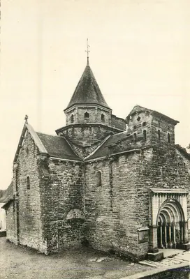 Igreja de São Pedro de Saint-Pierre-sur-Dives — vista geral — editor não identificado