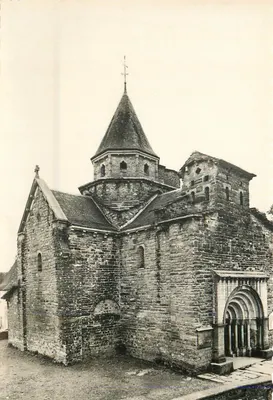 Igreja de São Pedro de Saint-Pierre-sur-Dives — vista geral — editor não identificado, número de série não legível