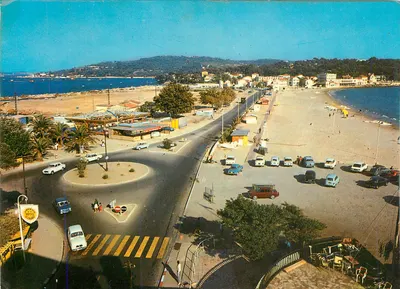 Praia e passeio de Cannes — vista aérea — editor não identificado