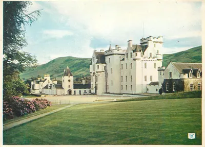 Castelo de Craigievar — Escócia — editor W. S. (logo visível)