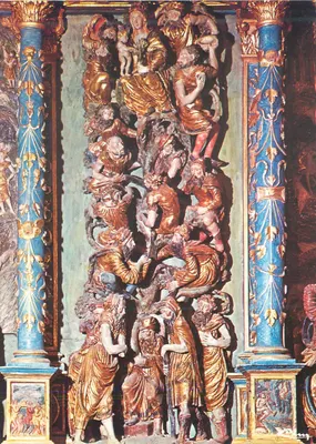 Altar esculpido — detalhes da cena da Virgem com o Menino rodeada de santos — editor desconhecido, número de série ilegível