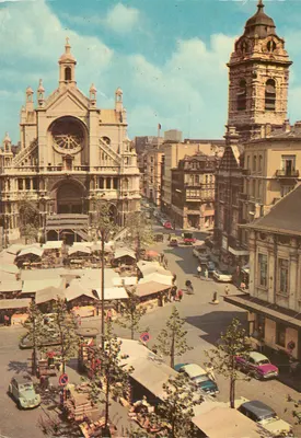 Praça da República — mercado e catedral — Paris