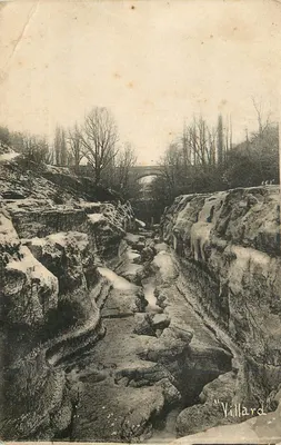 Villard — garganta nevada com ponte no fundo — editor desconhecido