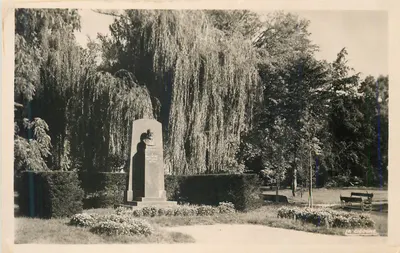 Busto de Paul Moril — Monumento comemorativo — La Cigogne