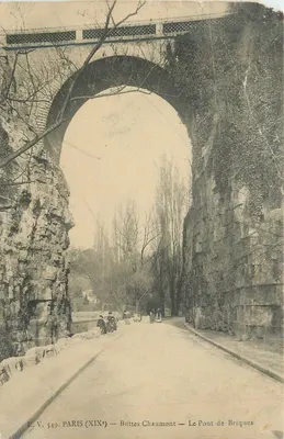 Buttes Chaumont — O Ponte de Tijolos — L. V. 549