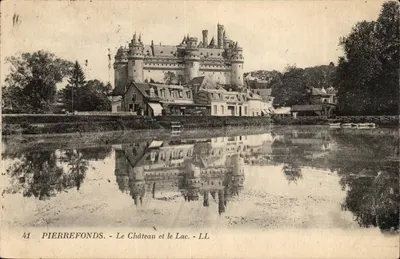 Pierrefonds - Le Château et le Lac - LL