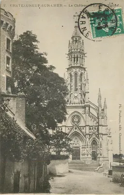 Châteauneuf-sur-Cher — O Castelo de Água e a Igreja — Ph. Poubban, editora Châteauneuf-sur-Cher