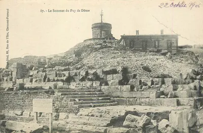 O Cume do Puy de Dôme — vista do cume com torre e edifícios — editor Bongt-Déel, Clermont-Ferrand, n°87