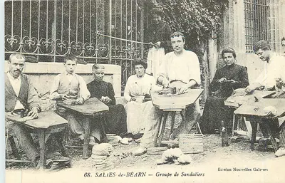 SALIES de-BÉARN — Grupo de Sandaliers — Edição Nouvelles Galeries
