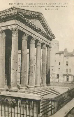 Viena — Facha da Templo de Augusto e Lívio — Construído sob o Imperador Cláudio, em torno do ano 41 da nossa era