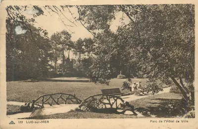 LUC-sur-MER — Parque do Hotel de Ville — editor ARA, n° 123