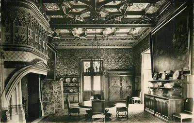 Interior de um salão ricamente decorado — editor não identificável, número de série ilegível
