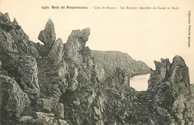 Baía de Douarnenez — Costa de Beuzec — Os Rochos dentelados de Castel ar Roch — Coleção Villiard, Quimper