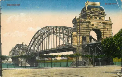 Düsseldorf — Ponte do Reno — vista da estrutura metálica e de seu pilar decorado