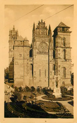 Catedral de Santiago de Compostela — vista da fachada principal com roseira — G.Dh, fotógrafo