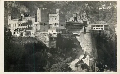 Castelo de Rapallo — vista panorâmica — editor Rella