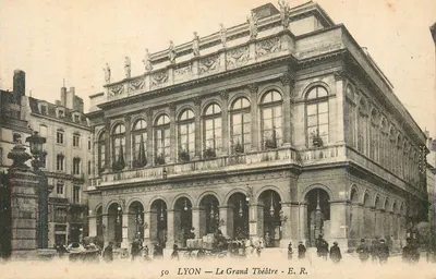 LYON — O Grande Teatro — E. R.