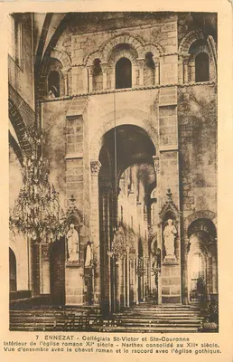 Ennezat — Interior da igreja romana do século XI com chefe romano e narthex consolidado no século XII