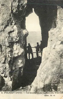 Poligny (Jura) — La Grotte et les rochers du Pénitent