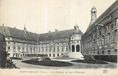 Saint-Fargeau (Yonne) — O Castelo, a Cour d'Honneur — Toulot, Édit. Auxerre