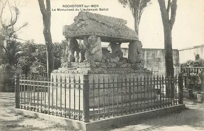 ROCHEFORT-sur-MER — Pomnik Leutnanta Bellota — A.L. MEFORE