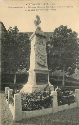 Yvry-la-Bataille (E. et L.) — Monument aos Mortos 1914-1918 — editor não visível