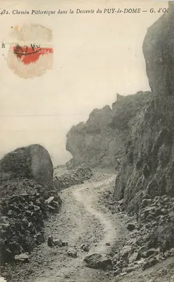 Caminho Pitoresco na Descida do PUY-de-DOME — G. d'O.