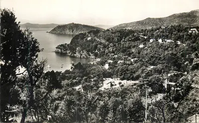 Vista panorâmica da baía de Sainte-Marguerite — Editor não identificado, número de série não visível