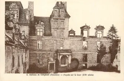 Castelo de KERJEAN (Finistère) — Fachada para a Cour (século XVI)