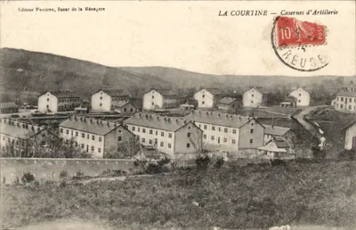 La Courtine — Casernas de Artilharia — Editor Momiron, Bazar da Dona de Casa