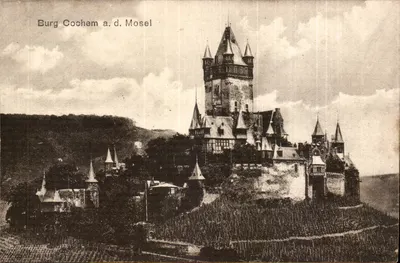 Burg Cochem a.d. Mosel — castelo sobre colina vinícola — editor desconhecido
