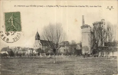 MEHUN-sur-YÈVRE (Cher) — A Igreja e as Torres do Castelo de Carlos VII, vistas dos Prés — É M B