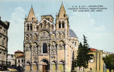 Angoulême — Cathedral of Saint-Pierre, Roman-Byzantine of the 12th century (classified historical monument) — A.G.A. 517