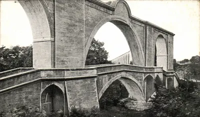 Ponte com vários níveis — vista arquitetônica — Aqua-Photo L.V. & Cie