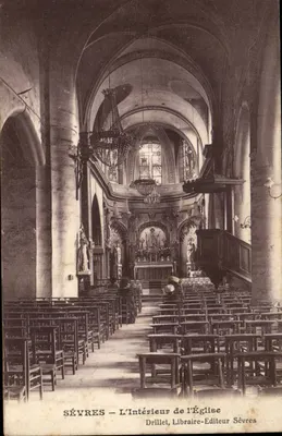 Sévres — Interior da Igreja — Drillet, Livreiro-Editor Sévres