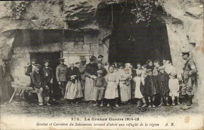 Grottes et Carrières du Soissonnais servant d'abris aux réfugiés de la région — A. R. n° 370