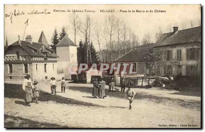 Belleau - Place de la Mairie et du Château — Environs de Château-Thierry — éditeur Béghier, cliché Ehrhard