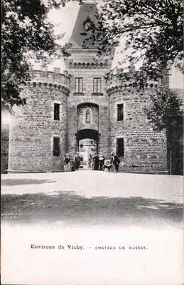 Environs de Vichy — Château de Busset — Stalercs, Paris