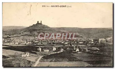 Saint-Céré (Lot) — vista panorâmica com castelo em colina — Édition de la Cievaire