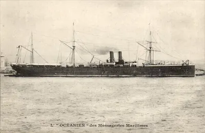 O "Océanien" das Messageries Maritimes — navio a vapor com três chaminés — editor não visível