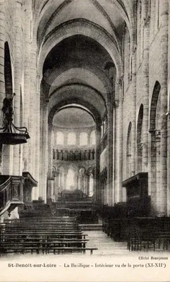 St-Benoît-sur-Loire — A Basílica — Interior visto da porta (XI-XII) — Cliché Beavjouan