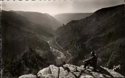 As Gorges do Tarn (Lozère) — Vista tirada do « Ponto Sublime » — Edições de Arte Francesa, Paris, n° B.3191