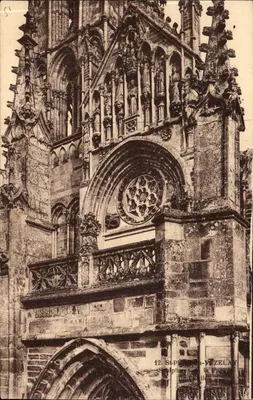 St-Pierre-d'Avranches — Esculturas da fachada da catedral — Librairie Pap. Poilain frères, Avalon