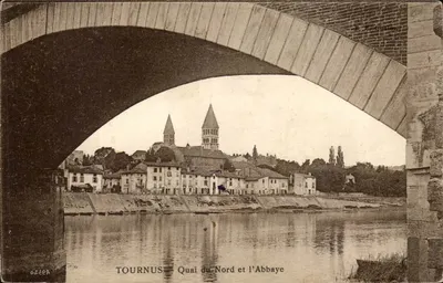 Tournus — Quai do Norte e a Abadia — De La Guérin
