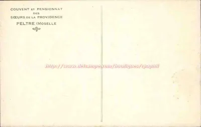 Estátua de Jesus diante de uma fachada de igreja gótica — Convento e Pensionato das Irmãs da Providência, Peltre (Moselle) — Verso