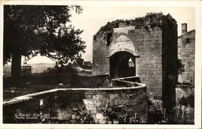 Saint-Émilion — Porta Brunet (século XIII) — Tito