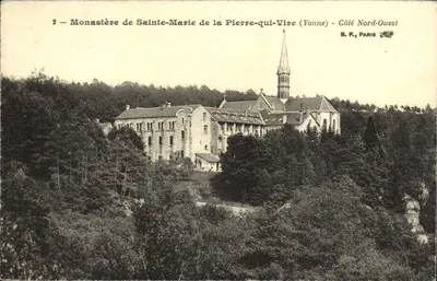 Mosteiro de Santa Maria da Pierre-qui-Vire (Yonne) — Lado Noroeste — B. F., Paris
