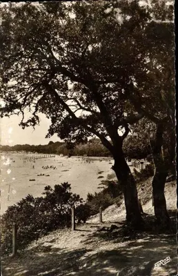Praia de Saint-Pierre — vista do bosque da Chaize — Edição da Europi Pierron