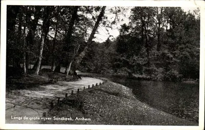 Langs de grote vijver Sonsbeek, Arnhem — editor L.A. v. Bellekom