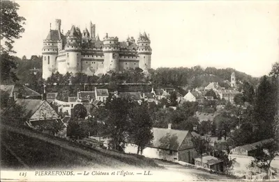 PierreFonds — Le Château et l'Église — LL. — n° 125
